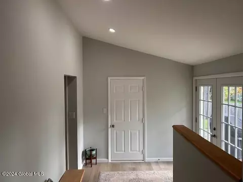Entry Way - 332 Ferris Rd, Schenectady, NY 12304 photo 7 of 9
