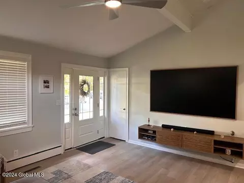 Entry Way - 332 Ferris Rd, Schenectady, NY 12304 photo 2 of 9