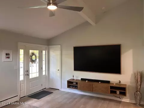 Entry Way - 332 Ferris Rd, Schenectady, NY 12304 photo 1 of 9