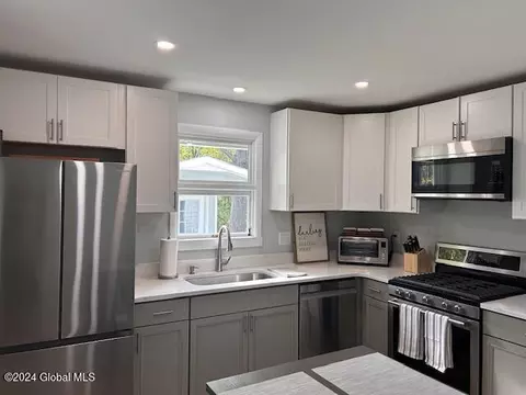 Kitchen - 332 Ferris Rd, Schenectady, NY 12304 photo 3 of 3