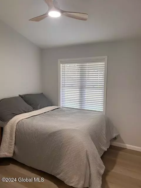 Bedroom - 332 Ferris Rd, Schenectady, NY 12304 photo 4 of 7
