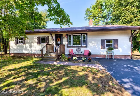57 Edmund Dr, Ballston Spa, NY 12020