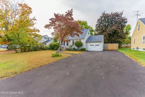 1116 Barber Dr, Schenectady, NY 12303 photo 3