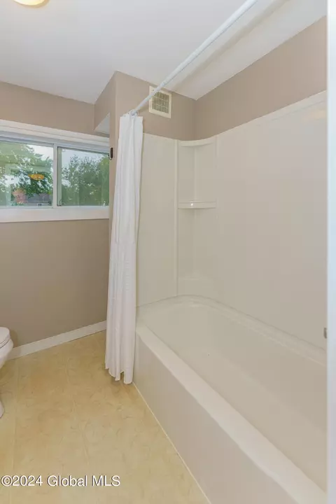 1116 Barber Dr, Schenectady, NY 12303 photo 26