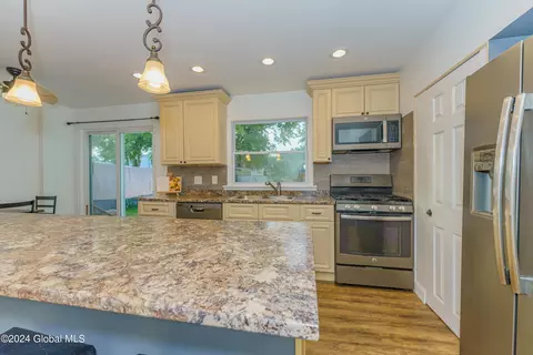 1116 Barber Dr, Schenectady, NY 12303 photo 13