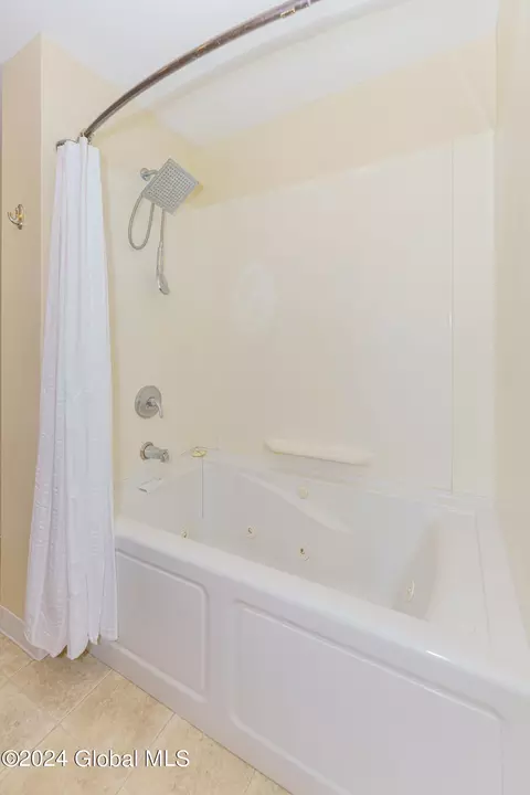 1116 Barber Dr, Schenectady, NY 12303 photo 20