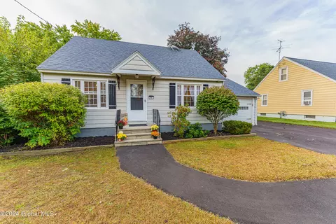 1116 Barber Dr, Schenectady, NY 12303 photo 4