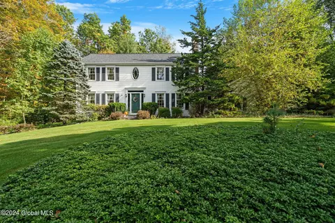 5 Timber Ln, Saratoga Springs, NY 12866