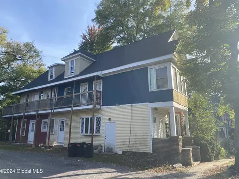 565 Summit Ave, Schenectady, NY 12307 photo 2