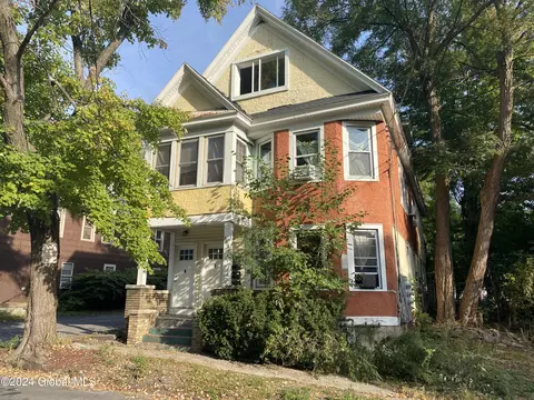 565 Summit Ave, Schenectady, NY 12307