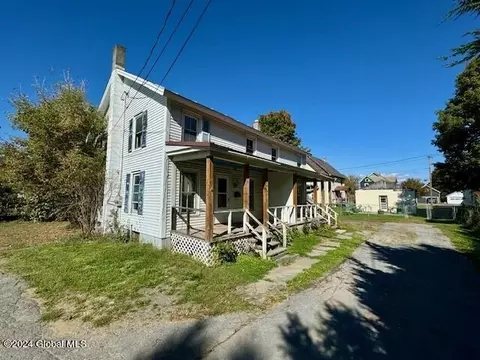18 12 Mettowee St, Granville, NY 12832