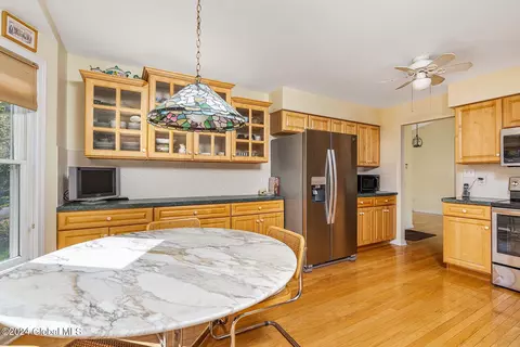 64 Silver Creek Dr, Selkirk, NY 12158 photo 9