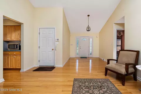 64 Silver Creek Dr, Selkirk, NY 12158 photo 4