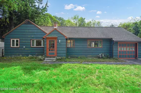 70 Glenridge Rd, Glenville, NY 12302
