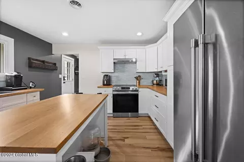 Kitchen - 29 Hackett St, Selkirk, NY 12158 photo 2 of 7