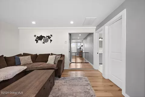 Entry Way - 29 Hackett St, Selkirk, NY 12158 photo 3 of 7
