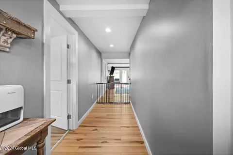 Entry Way - 29 Hackett St, Selkirk, NY 12158 photo 2 of 7