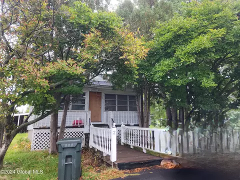 2 Alder Ave, Cohoes, NY 12047