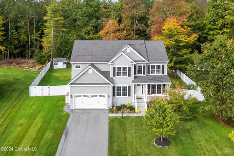 119 Richmond Hill Dr, Queensbury, NY 12804