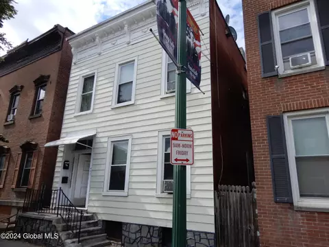 427 1st St, Troy, NY 12180