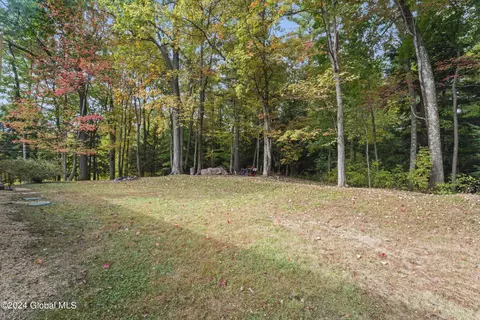 Exterior - 577 Valley Falls Rd, Melrose, NY 12121 photo 8 of 11