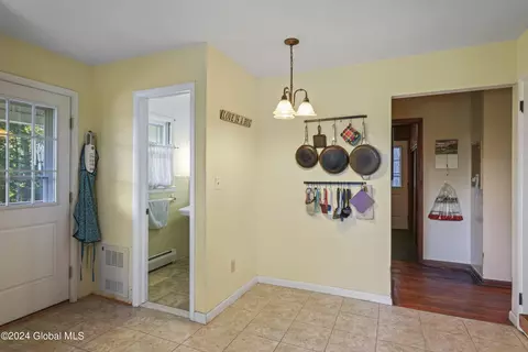 Entry Way - 577 Valley Falls Rd, Melrose, NY 12121 photo 1 of 2