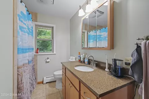 Bath - 577 Valley Falls Rd, Melrose, NY 12121 photo 2 of 2