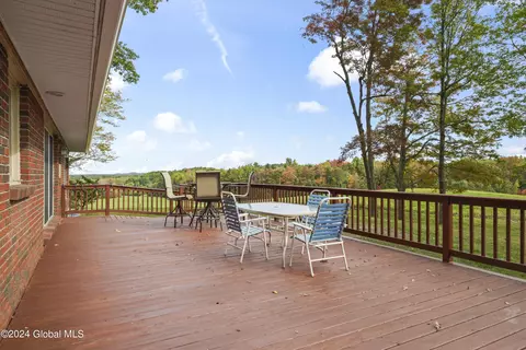 Exterior - 577 Valley Falls Rd, Melrose, NY 12121 photo 5 of 11