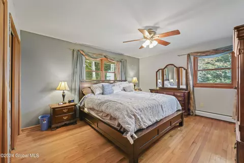 Bedroom - 577 Valley Falls Rd, Melrose, NY 12121 photo 4 of 5