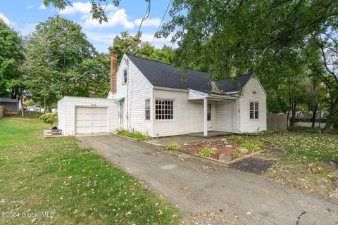 11 Sandra Dr, Troy, NY 12180