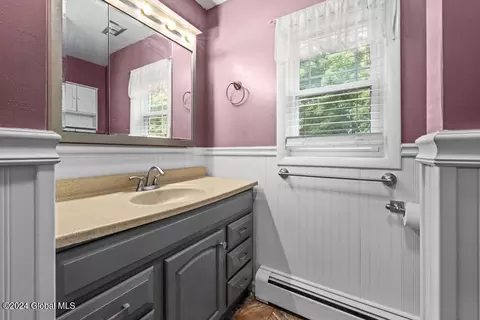 Bath - 91 Brunswick Rd, Troy, NY 12180 photo 3 of 3