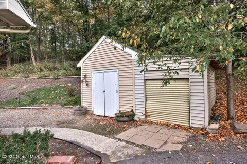 Exterior - 91 Brunswick Rd, Troy, NY 12180 photo 2 of 7