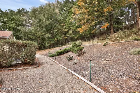 Exterior - 91 Brunswick Rd, Troy, NY 12180 photo 4 of 7