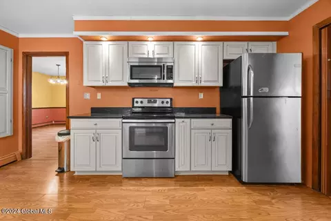 Kitchen - 91 Brunswick Rd, Troy, NY 12180 photo 3 of 4