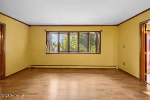 Living - 91 Brunswick Rd, Troy, NY 12180 photo 2 of 8