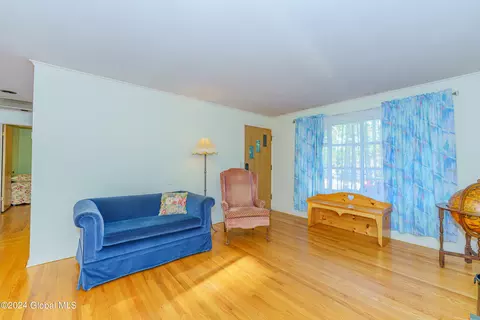 Living - 150 Cromer Ave, Schenectady, NY 12304 photo 5 of 5