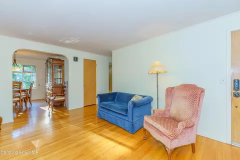 Living - 150 Cromer Ave, Schenectady, NY 12304 photo 2 of 5