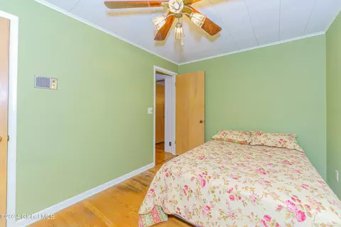 Bedroom - 150 Cromer Ave, Schenectady, NY 12304 photo 4 of 4