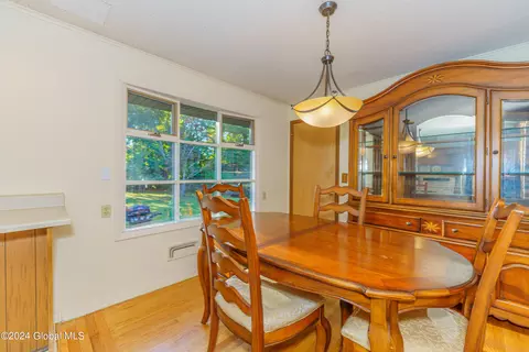 Dining - 150 Cromer Ave, Schenectady, NY 12304 photo 4 of 4