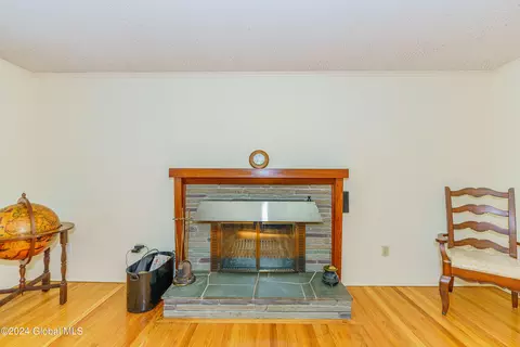 Living - 150 Cromer Ave, Schenectady, NY 12304 photo 3 of 5
