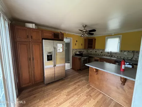 Kitchen - 2425 Consaul Rd, Schenectady, NY 12304 photo 3 of 5