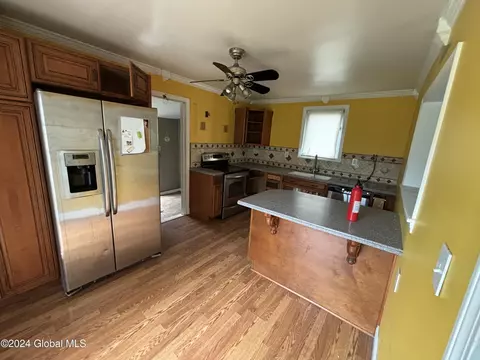Kitchen - 2425 Consaul Rd, Schenectady, NY 12304 photo 2 of 5