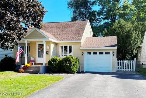 1813 Wagner St, Schenectady, NY 12303