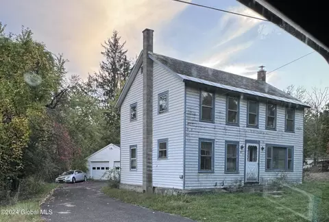 271 Methodist Farm Rd, Averill Park, NY 12018