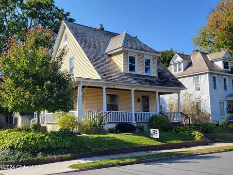 51 Sacandaga Rd, Scotia, NY 12302