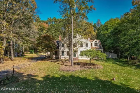 7 Hearthstone Dr, Wilton, NY 12831