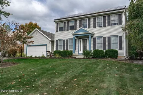 72 Ivywood Dr, Selkirk, NY 12158
