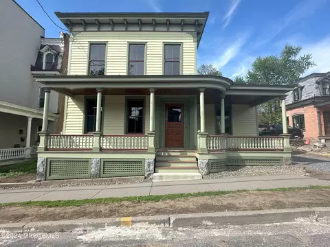 65 Phila St, Saratoga Springs, NY 12866