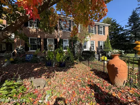 29 Park Ave, Crown Point, NY 12928