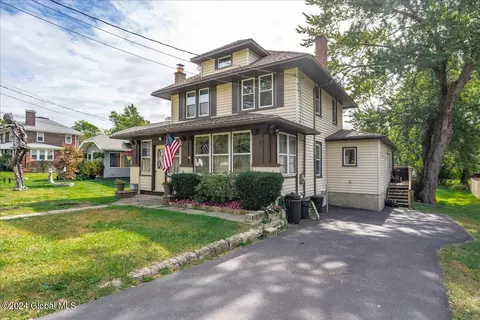 16 Hillview Ave, Rensselaer, NY 12144